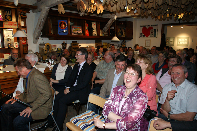 Es gab viel zu lachen bei Hellmuth Karasek, Foto: © Sebastian Schiller